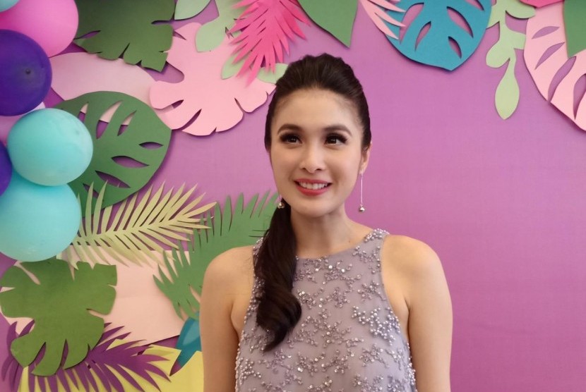 Sandra Dewi Pilih Ajak Dua Anaknya Setiap Pergi