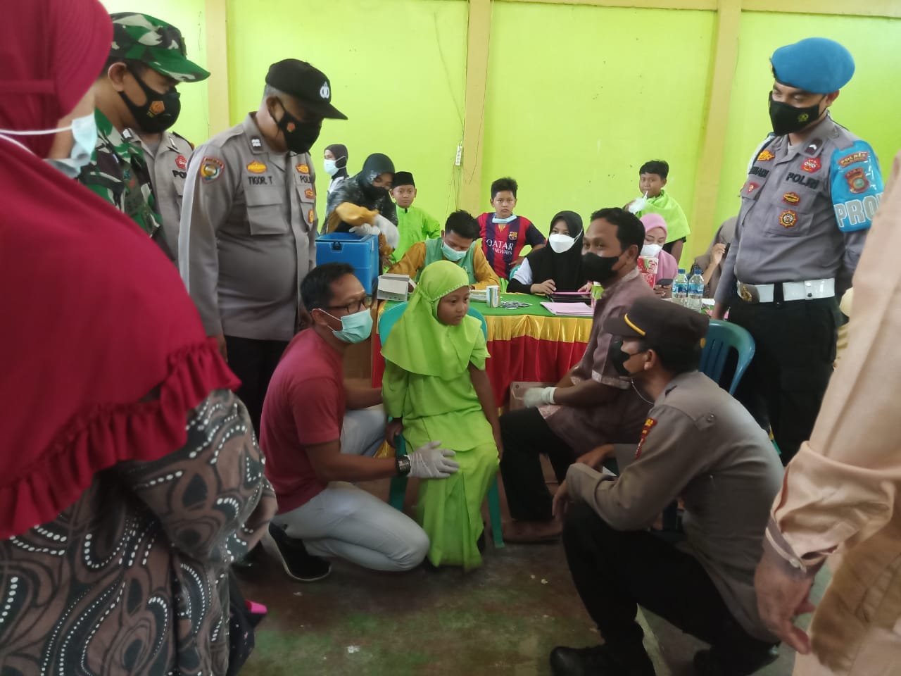 Polsek Pangkalan Lesung dan Puskesmas Lakukan Vaksinasi untuk Anak Usia 6-11 Tahun