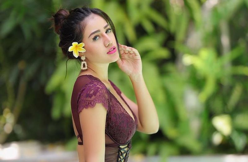 Dea Alexa Berpose, Netizen: Gak Ada Lemaknya, Gila!