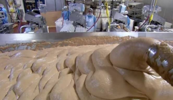 Lihat Cara Pembuatan Sosis, Yakin Masih Mau Memakannya?