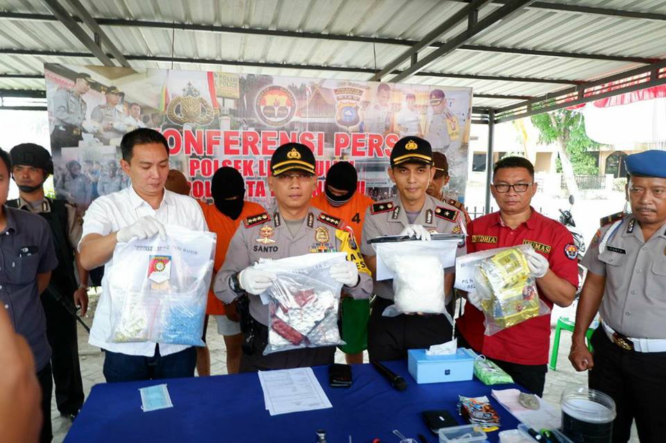 Polisi di Pekanbaru Amankan 3 Kilogram Sabu Serta 2700 Pil Ekstasi dan 3220 butir Happy Fave