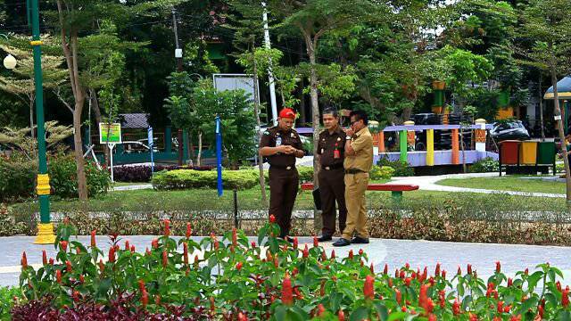 Kejati Riau dan Tim Ahli Teknis Periksa Fisik RTH Kacamayang Terkait Dugaan Korupsi