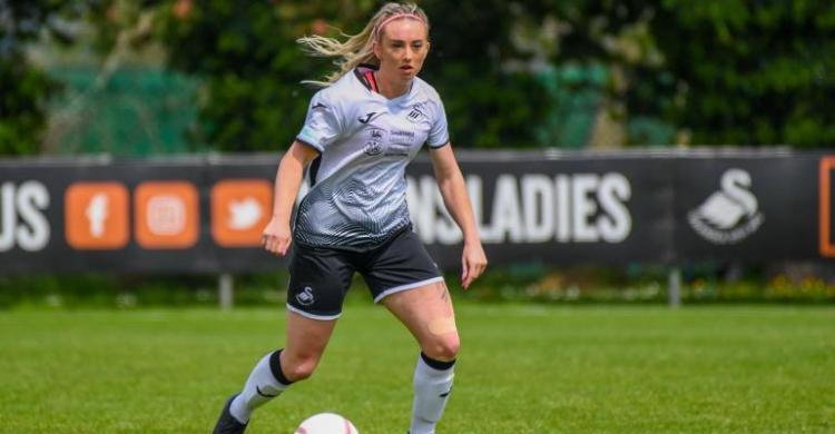 Ria Hughes, WAGs Manja