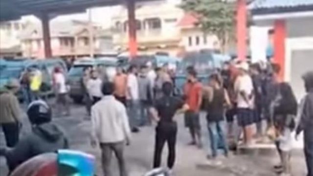 Pelajar SMA Debat Sengit dengan Kapolsek di Terminal Berujung Pemukulan