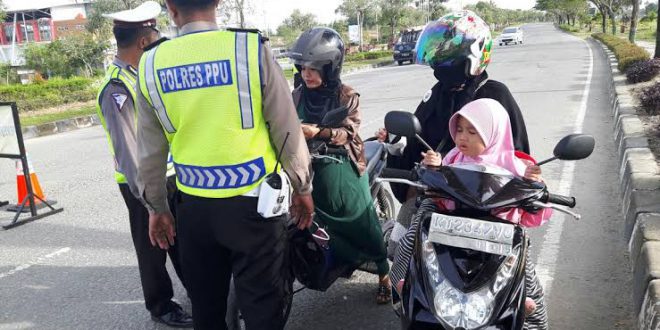 Jangan Sampai Nyesel, Bonceng Anak di Depan Bisa Kena Denda Rp250 Ribu