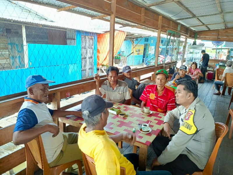 Bhabinkamtibmas Sungai Nyiur Gelar Sosialisasi Pilkada Damai Bersama Tokoh Masyarakat
