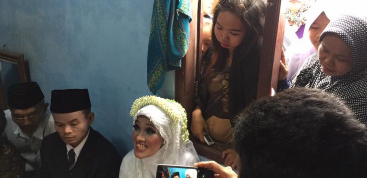 Inilah Cinta Bro, Pemuda 28 Tahun Nikahi Nenek 65 Tahun