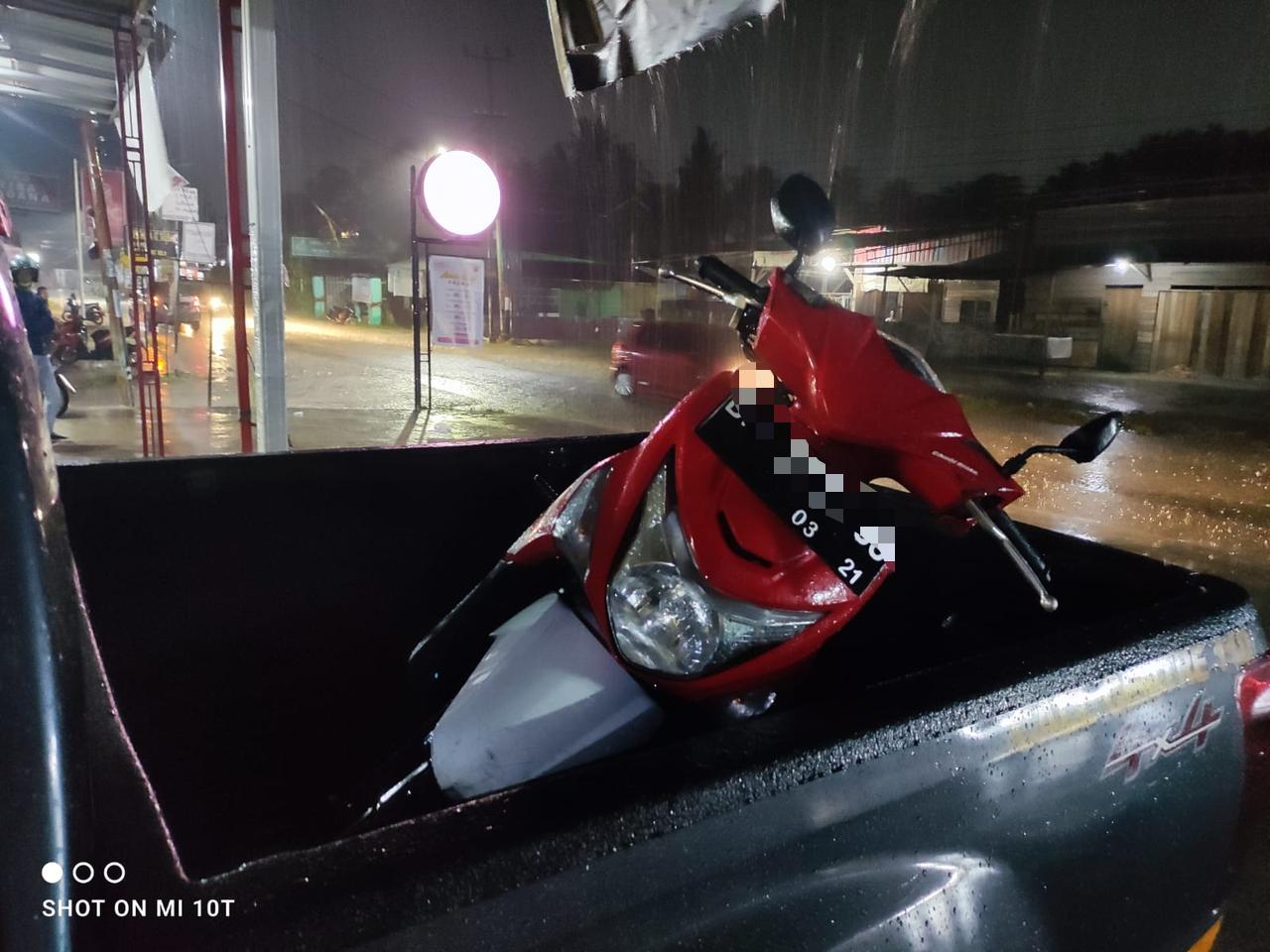 Dilindas Truk, Pemotor Wanita Tewas Ditempat