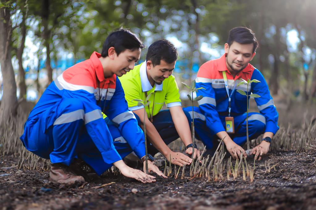 Pertamina Gas Tanam 2000 Mangrove di Hari Lingkungan Hidup Sedunia