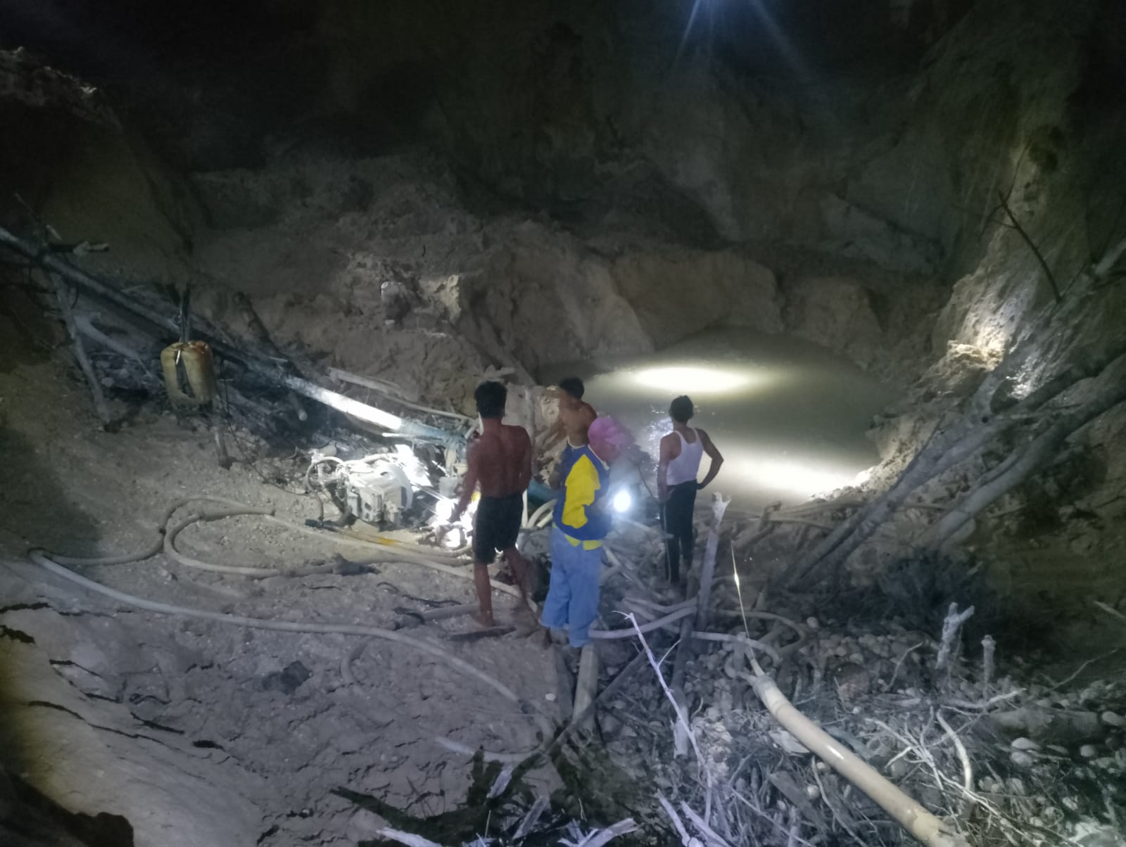 Penambang Emas Tertimbun Longsor di Desa Talontam Kuansing