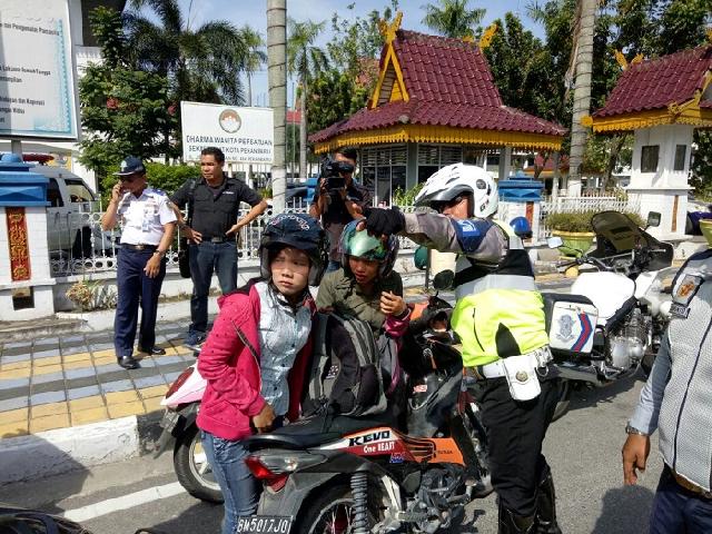 Puluhan Pengendara Sepeda Motor Diberikan Tilang Teguran