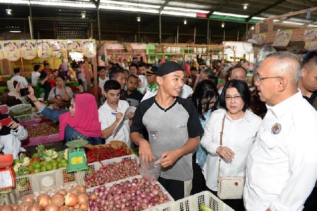 Dampingi Dirjen Kemendag, Gubri Tinjau Pasar Tradisional