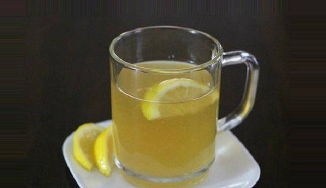 Wanita Minum Air Madu dan Lemon Selama Setahun, Ini yang Terjadi