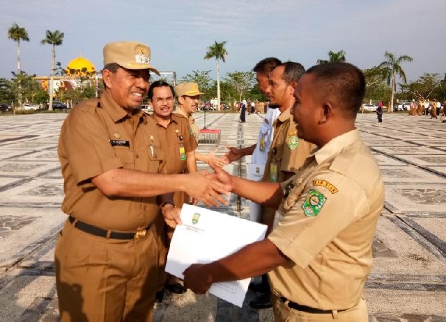 Hore ! 556 Pegawai Pemkab Siak Terima SK Kenaikan Pangkat