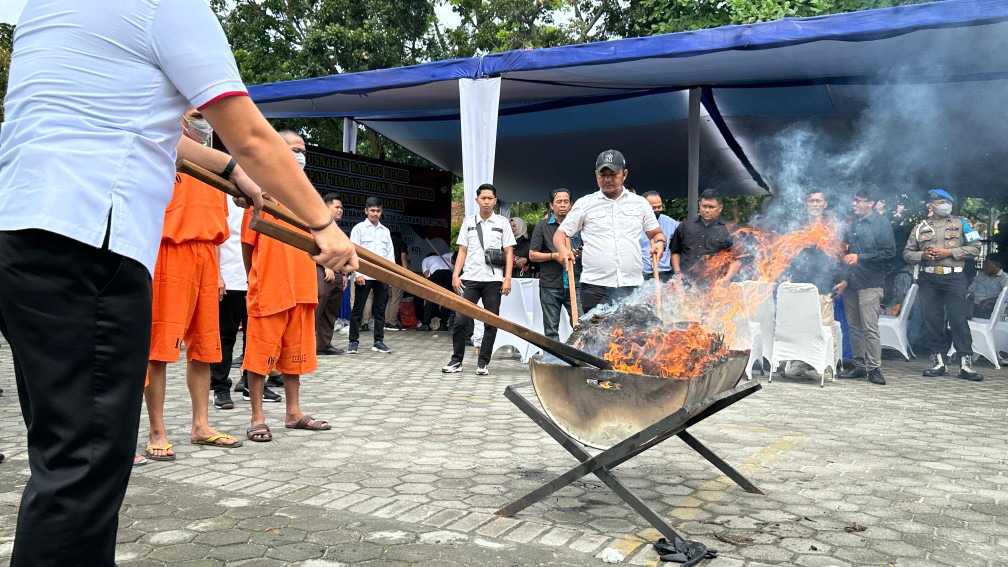 Polda Riau Musnahkan 119 Kg Sabu dan Ribuan Butir Ekstasi, Selamatkan 700 Ribu Jiwa dari Ancaman Narkoba