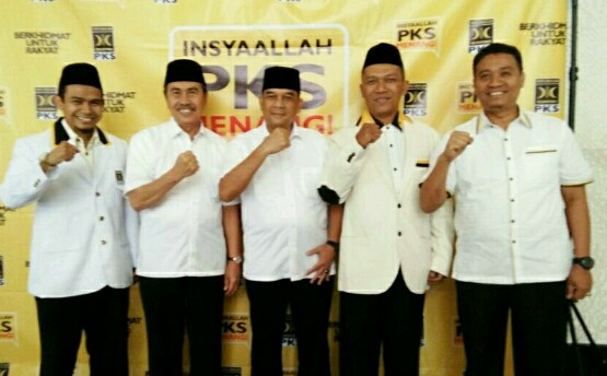 SAH ! Syamsuar-Edy Natar Terima SK DPP PKS untuk Maju Pilgubri 2018