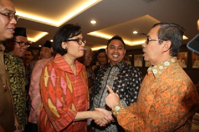 Bupati Siak Cegat Menkeu Sri Mulyani