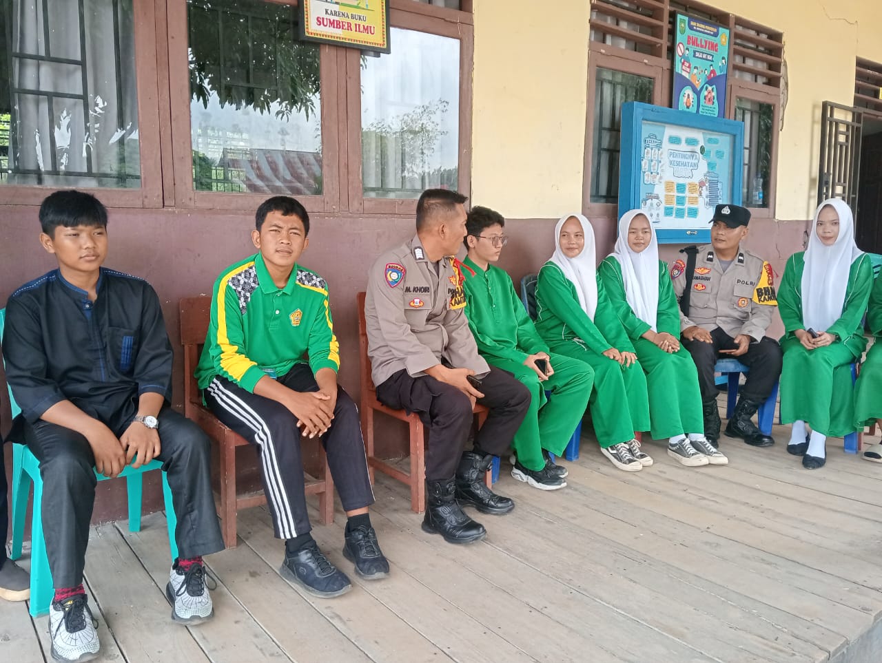 Polsek Kempas Ajak Pemilih Pemula Partisipasi Aktif Sukseskan Pilkada