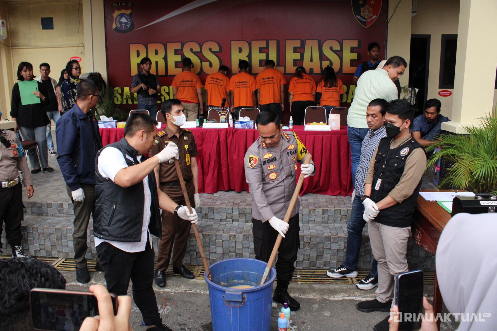 Tangkapan 1 Bulan, Polresta Pekanbaru Musnahkan 5 Kilo Sabu dan Ribuan Ekstasi