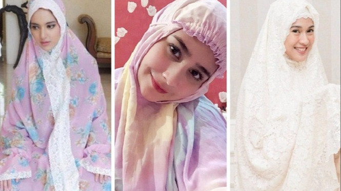 10 Pesona Artis Ketika Memakai Mukena, Bikin Hati Adem