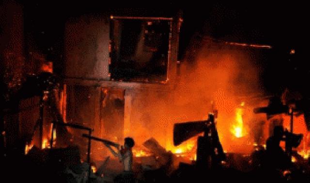 Bangunan SMAN 3 Pekanbaru Hangus Dilalap Api