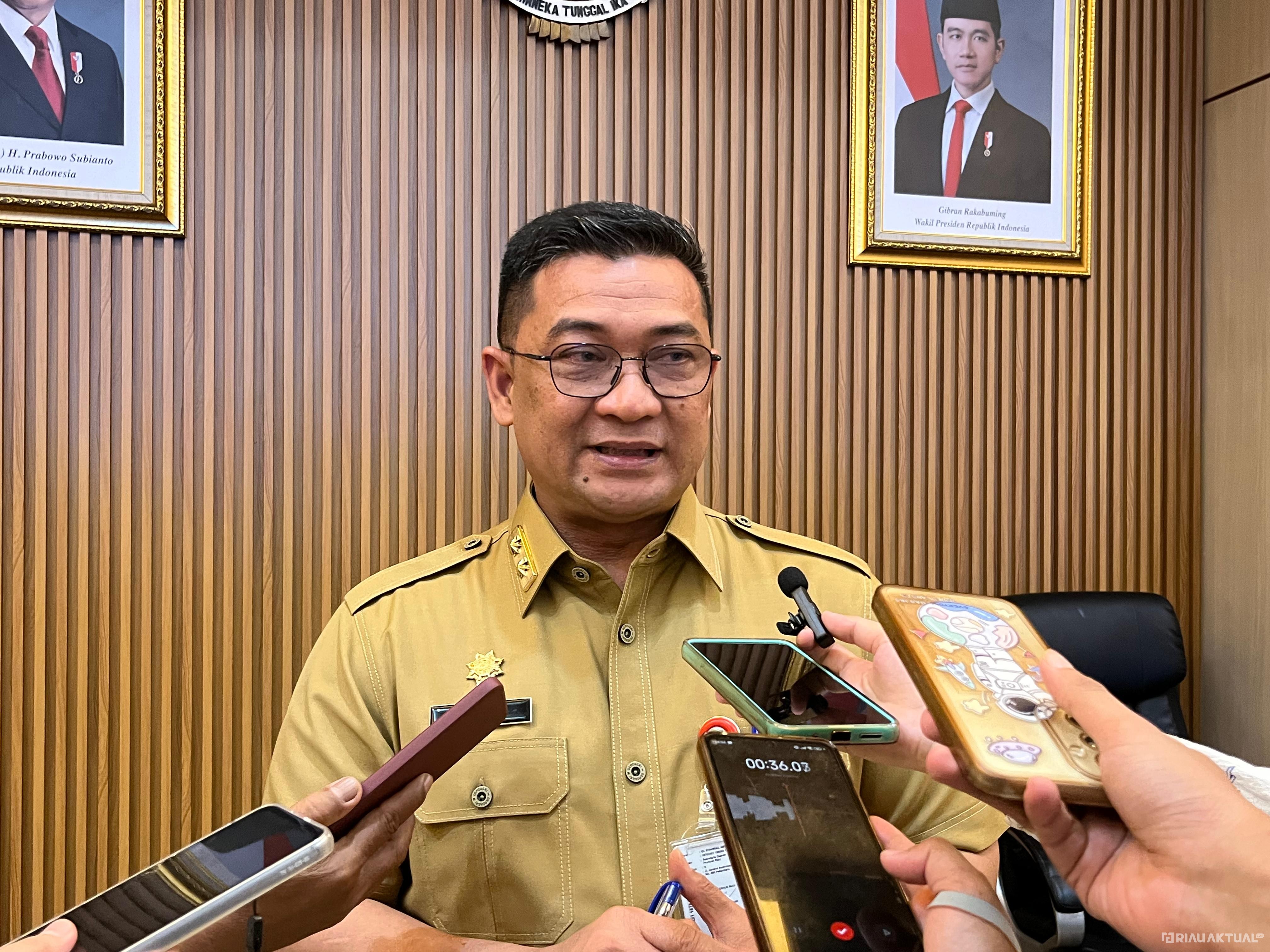 Dongkrak PAD Riau, Sekda Minta Bapenda Garap Pajak Alat Berat