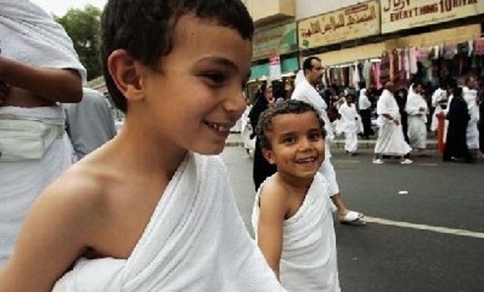 Mengajak si Kecil Pergi Ibadah Haji, Bagaimana Hukumnya?