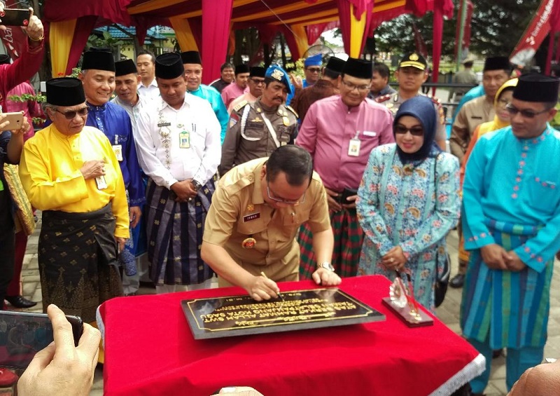 Bupati Meranti Resmikan Taman Kota Program Kemitraan Bank Riau-Kepri