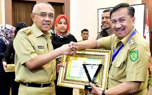 Pemkab Inhil Terima Penghargaan Anugerah Pangripta Nusantara
