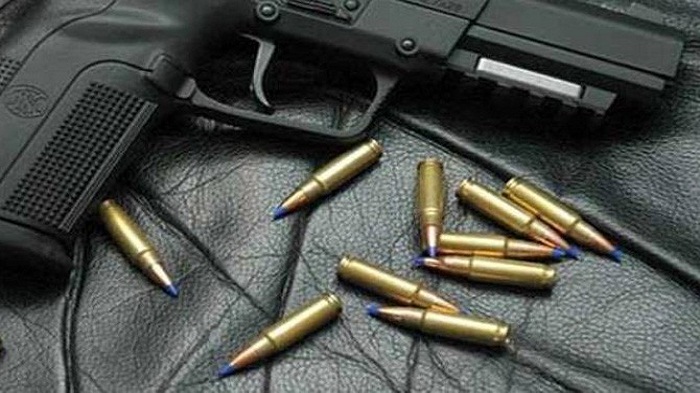 Berdiri di Pinggir Jalan, Ibu Muda Terkena Peluru Nyasar