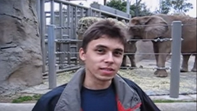 Mengintip Kekayaan Pengunggah Video Pertama di YouTube