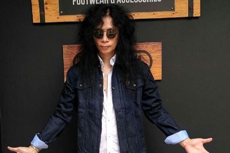 Gitaris John Paul Ivan Geram Disebut Ciptakan Lagu #2019GantiPresiden