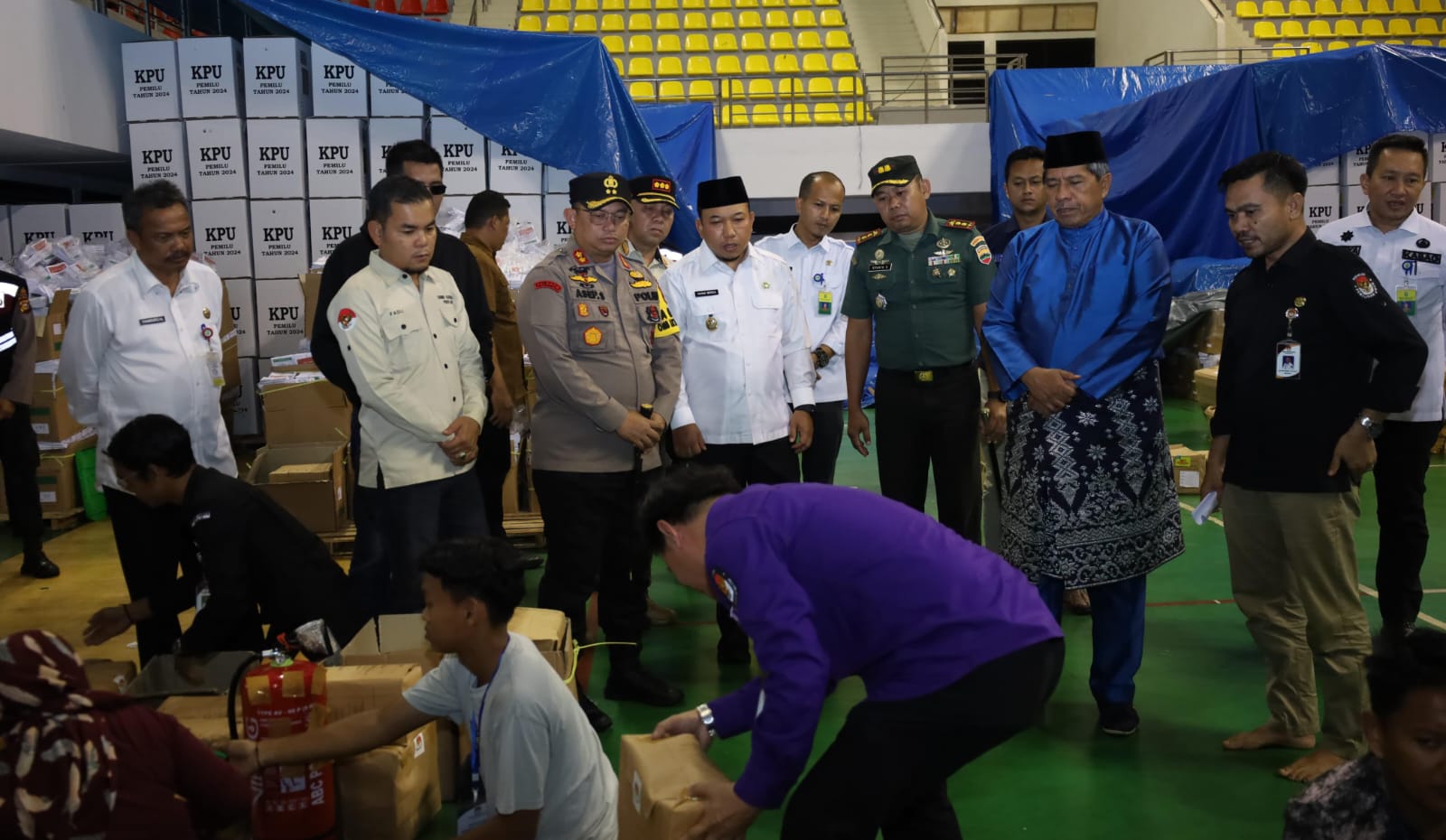 Bupati Alfedri Tinjau Langsung Logistik Pemilu di KPU