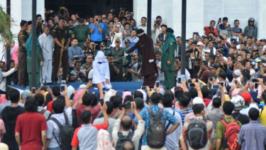 PSK Online Masih Dicambuk di Depan Umum, Bukan di Lapas