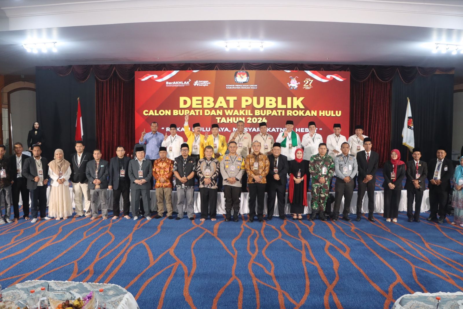 Debat Publik Pilkada Rokan Hulu 2024 Berlangsung Lancar