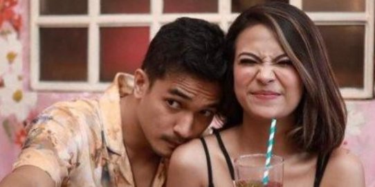 Tampil Seksi di Dapur, Suami Vanessa Angel Minta Bikin 'Dosa'