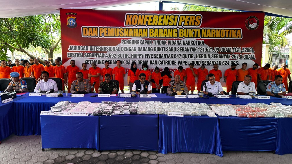 Tiga Bulan Terakhir, Polda Riau Selamatkan 6,6 Juta Jiwa dari Narkoba, 121 Kg Sabu Dimusnahkan