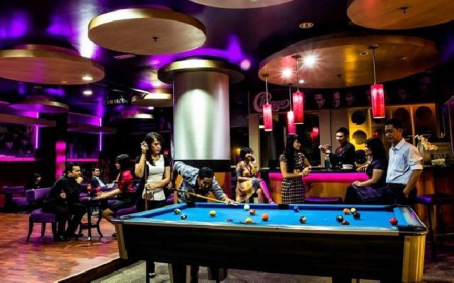 The Purple Bar Hotel ibis Pekanbaru Suguhkan The Beatles Night di Akhir Pekan