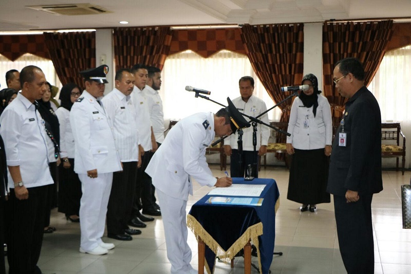 PLH Sekdako Pekanbaru Lantik 31 Pejabat Eselon III dan IV