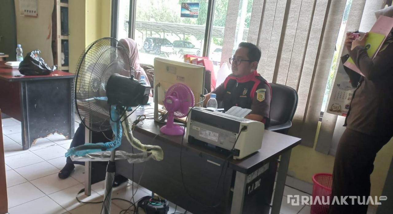 Dugaan Permainan Pupuk Bersubsidi, Dinas Pertanian Siak Digeledah