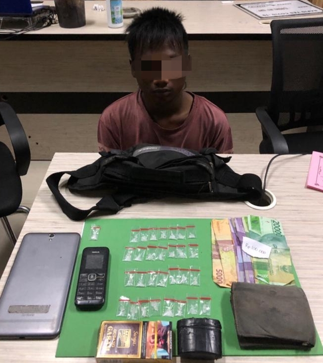Remaja 17 Tahun di Pekanbaru Jadi Pengedar, Polisi Sita 30 Paket Sabu
