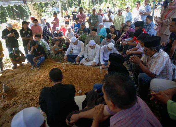 Jika Usai Jenazah Dikuburkan, Ini Perintah Rasullah yang Sering Dilupakan