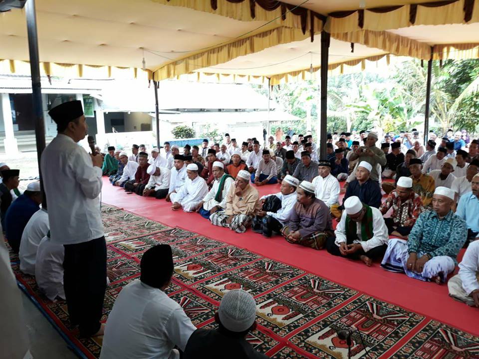KH Abdullah Khusman Doakan Niatan Syamsuar Menjadi Gubernur Sukses