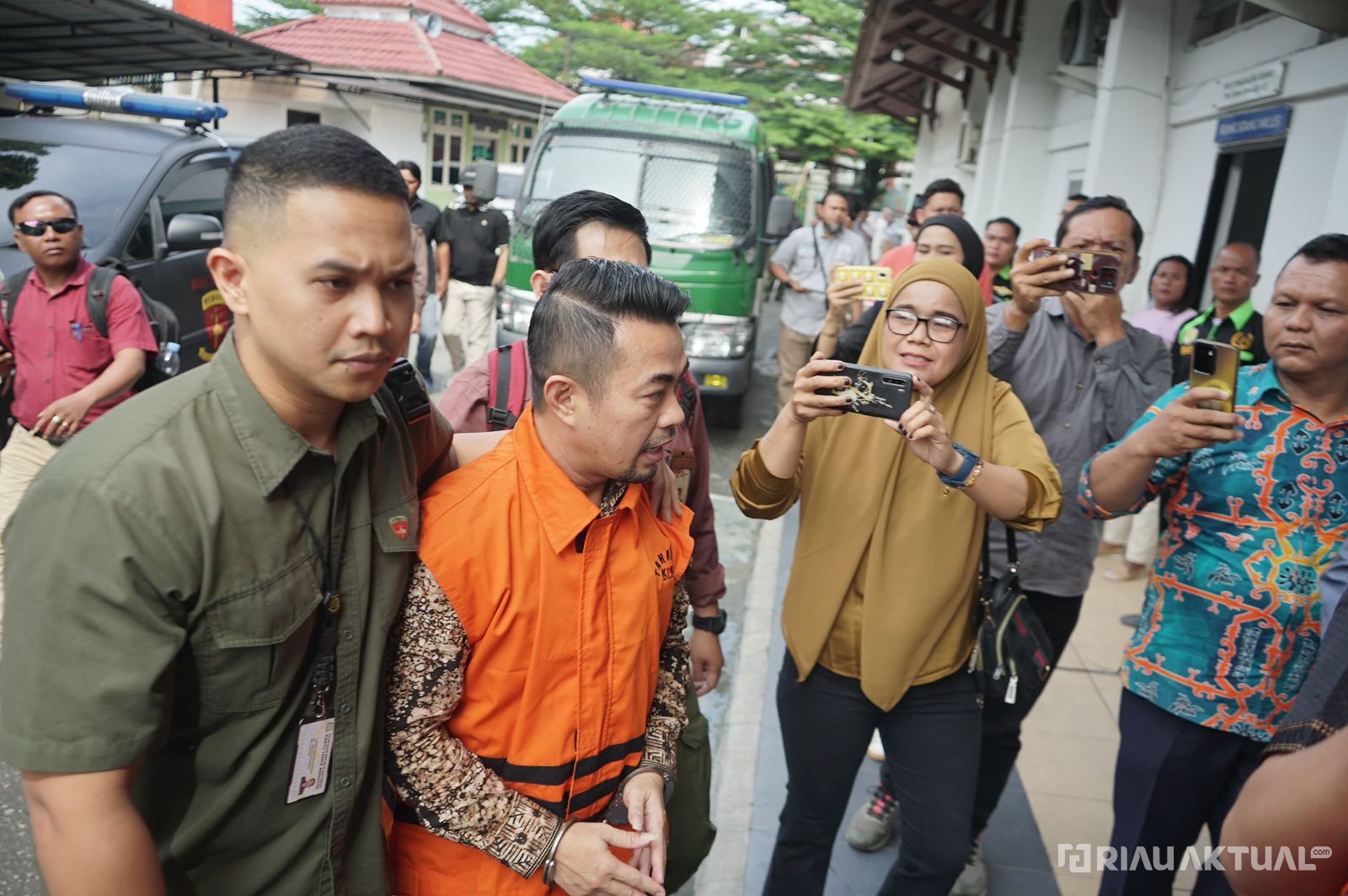 Pengamat Hukum: Keterlibatan Delapan Pejabat dalam Suap ke Risnandar Tunggu Fakta Persidangan