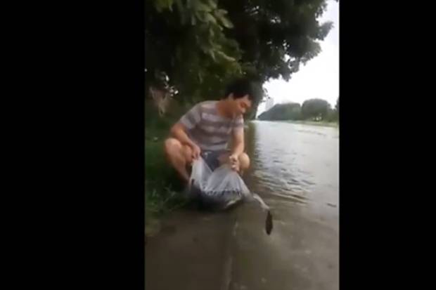 Selalu Lepas Ikan ke Kalimalang, Keluarga Ini Bikin Iri Ustaz Yusuf Mansyur