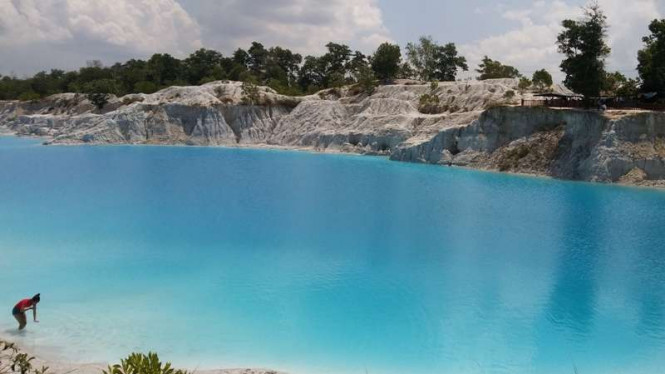 5 Danau Biru Paling Indah di Indonesia