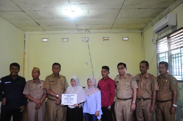 Sekda Meranti Serahkan Klaim Asuransi Nelayan Pada Keluarga Almarhum Amrin Bin Rauf