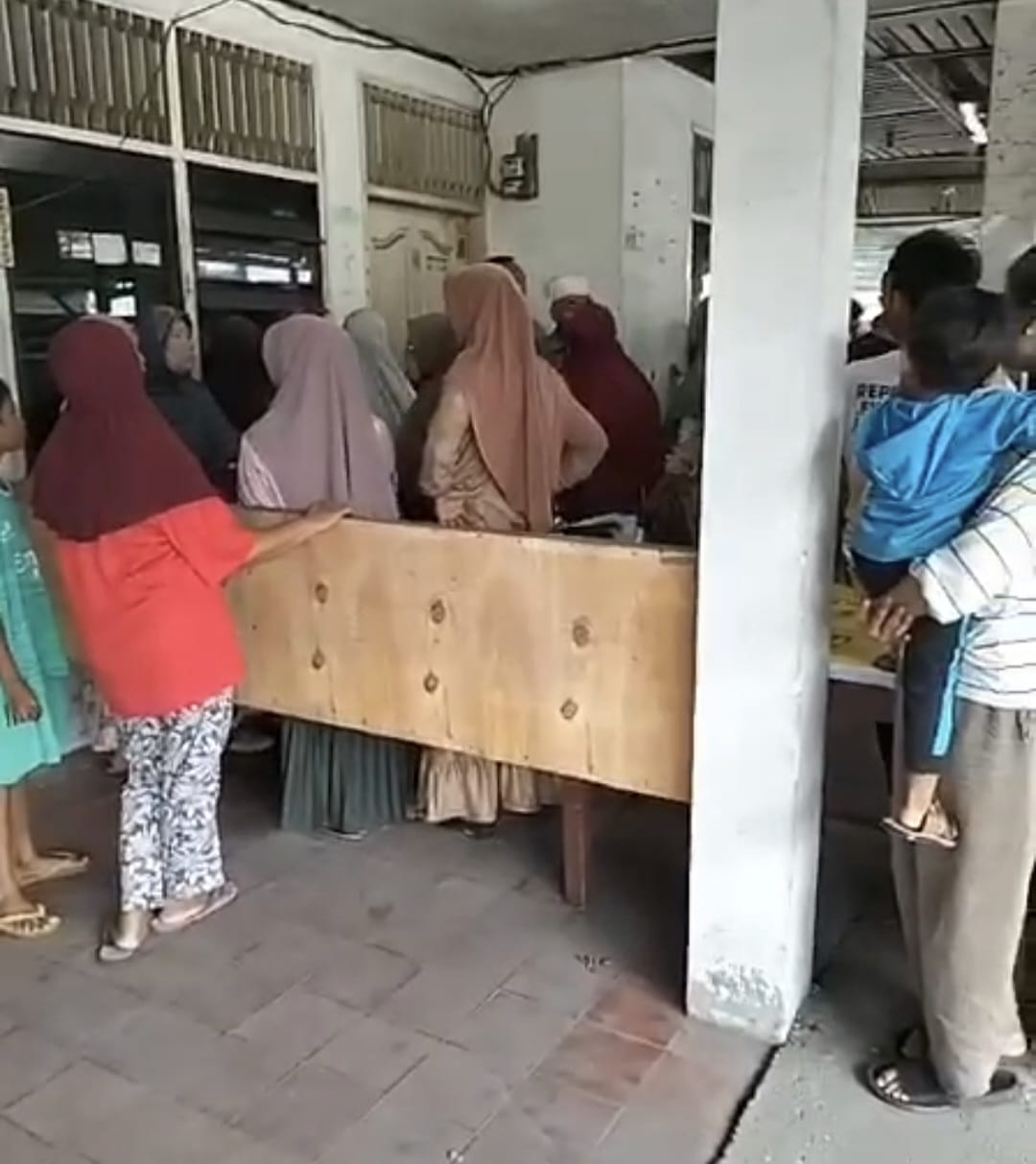 Warga Pahlawan Kerja Dihebohkan Temuan Pria Diduga Gantung Diri