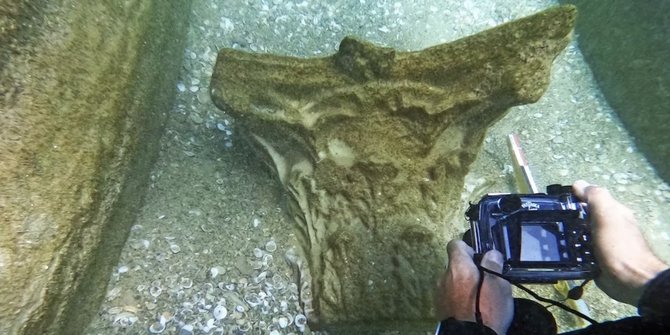 Tersandung Puing di Dasar Laut, Penyelam Temukan Kapal Romawi Isinya Mengejutkan