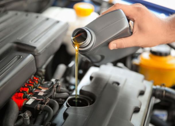 Ini 4 Bahaya Telat Ganti Oli Mesin